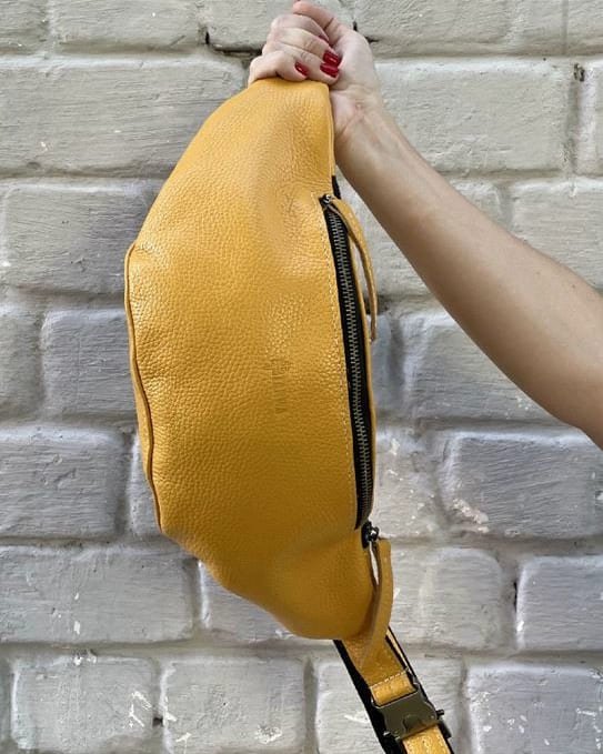Женская сумка на пояс кожаная бананка TARWA 36 36-160 фото